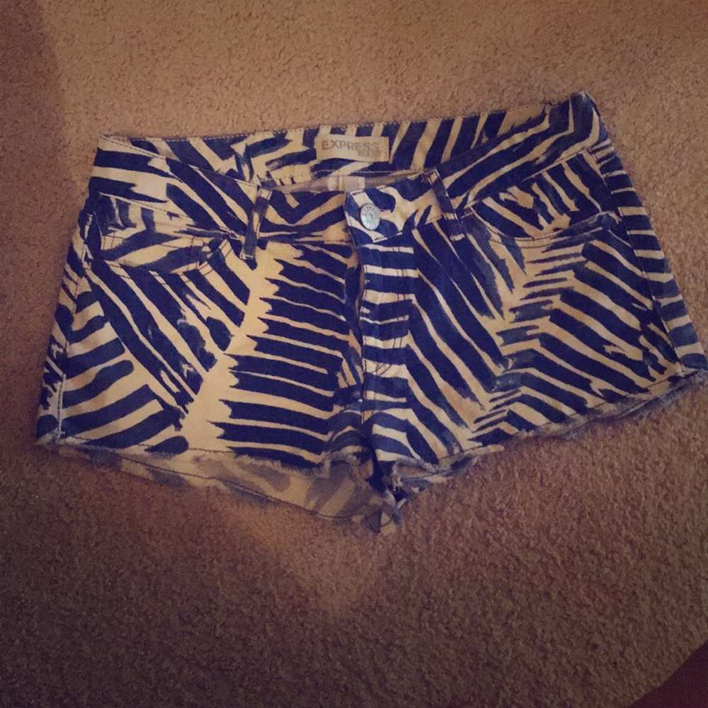 Express Shorts